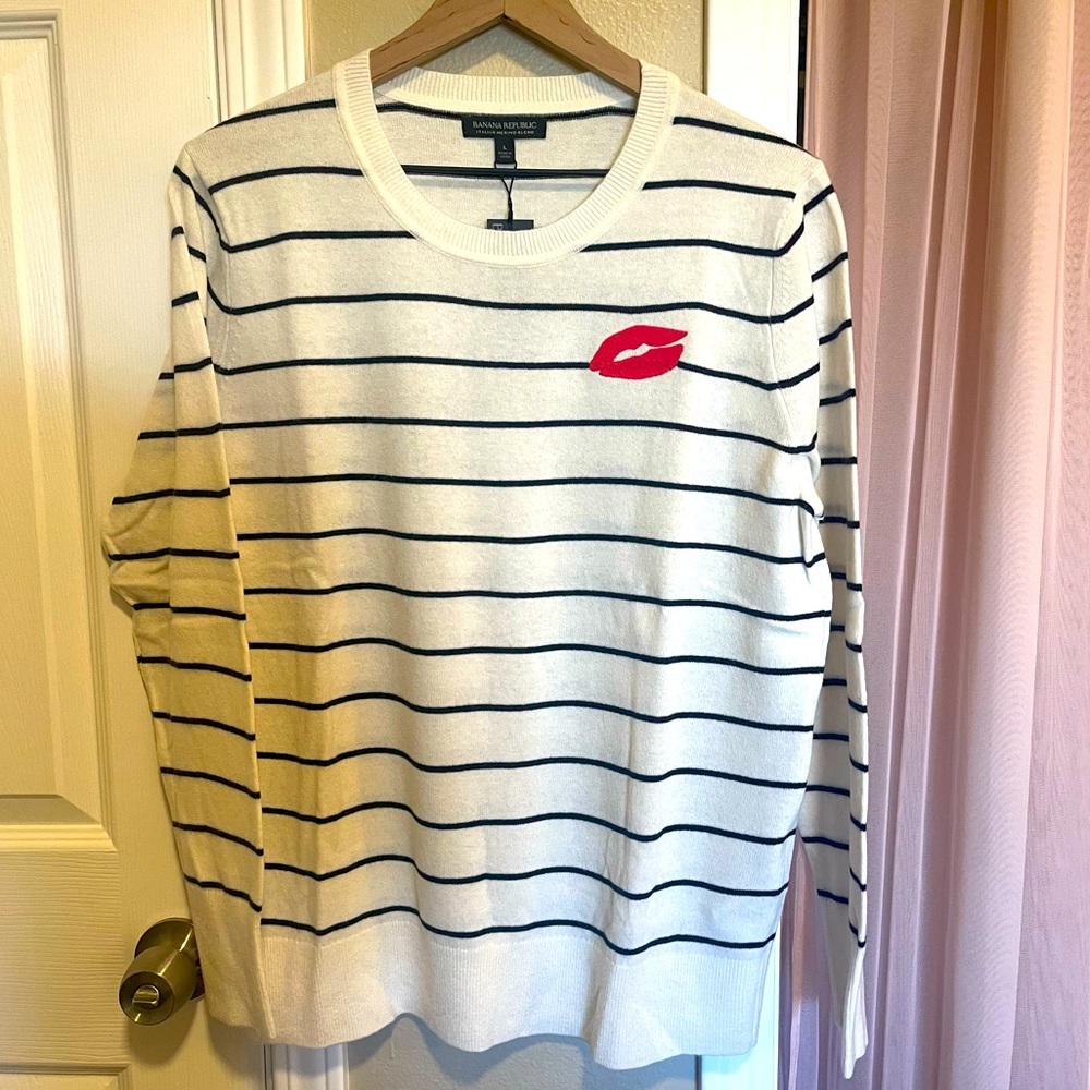NWT! Banana Republic Women’s merino blend sweater.